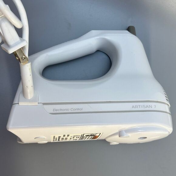 New in Box KitchenAid hand mixer Artisan 7 speed KHM7T tested digital control - Picture 5 of 9